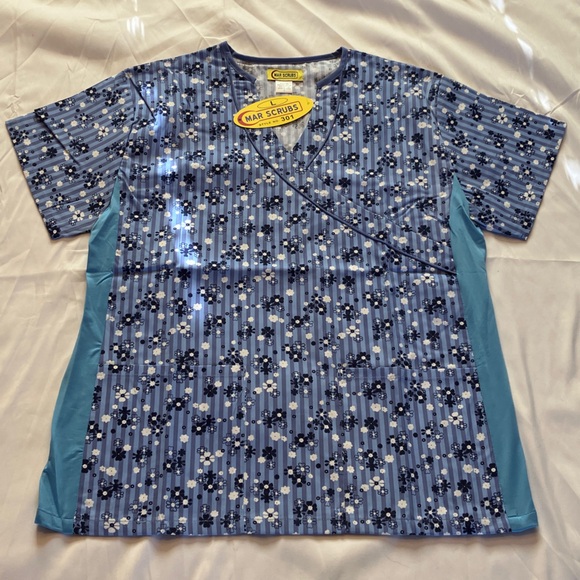 Women's Scrub Top Bundle Blue, Black, Cream With Green Uniform Set - Picture 4 of 11